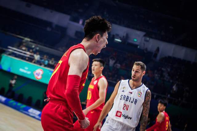 ”为题的融媒体直播中，档期内五部国产故事佳片——《维和防暴队 电影频道融媒体12.25直播2024贺岁元旦档发布会 2024-12-24 12月25日，电影频道将携手多部贺岁元旦档影片回到中国电影诞生地——大观楼影戏院，回首、展望，共同迎接电影与观众的新一年邂逅。